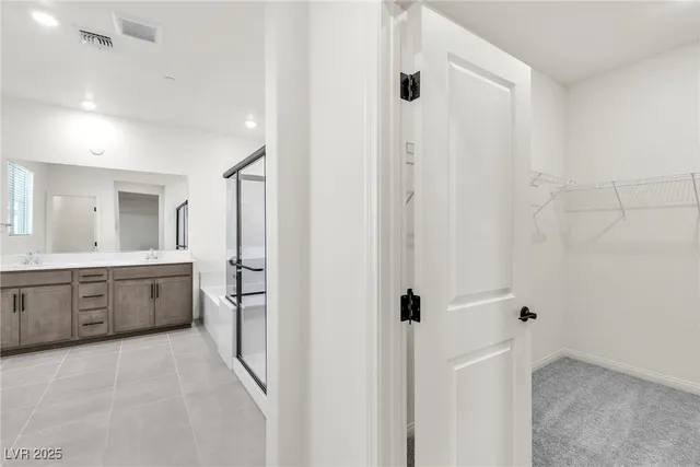 $4,000 | 584 La Vista Acrs Lane, Las Vegas, NV 89138