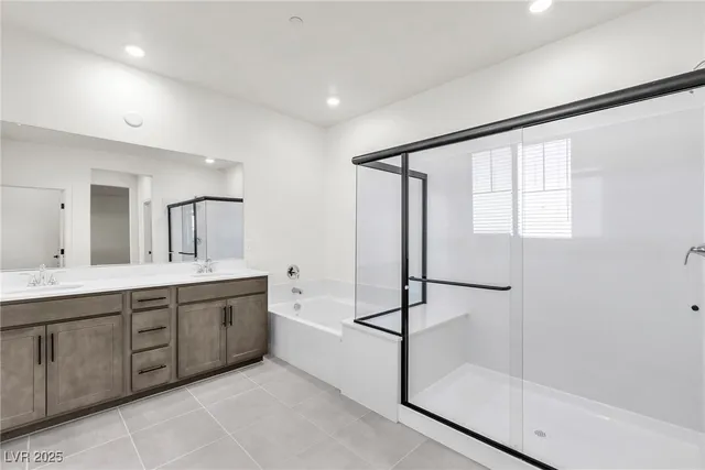 $4,000 | 584 La Vista Acrs Lane, Las Vegas, NV 89138