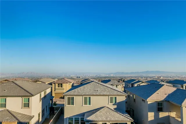 $4,000 | 584 La Vista Acrs Lane, Las Vegas, NV 89138