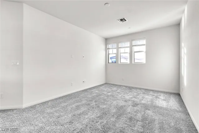 $4,000 | 584 La Vista Acrs Lane, Las Vegas, NV 89138