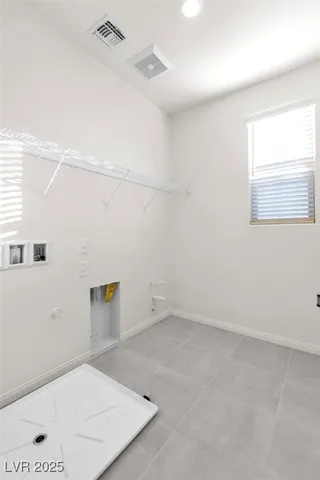 $4,000 | 584 La Vista Acrs Lane, Las Vegas, NV 89138