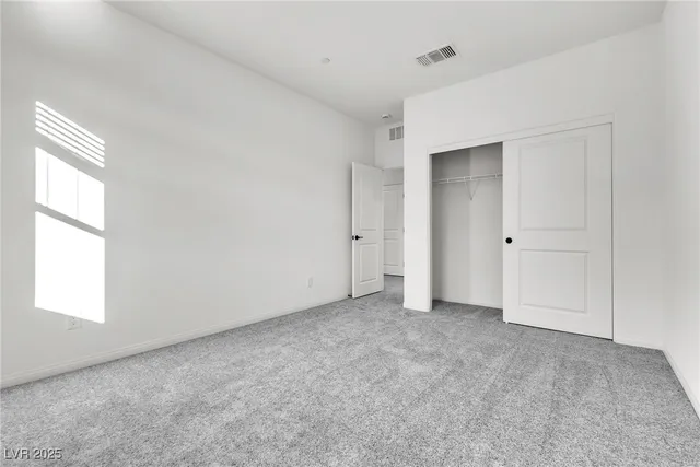 $4,000 | 584 La Vista Acrs Lane, Las Vegas, NV 89138