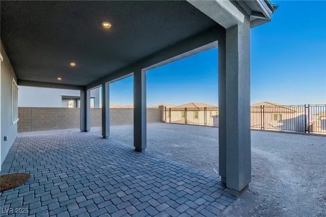 $4,000 | 584 La Vista Acrs Lane, Las Vegas, NV 89138