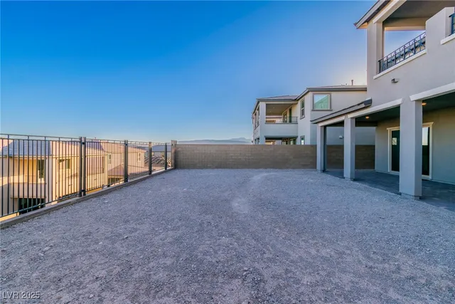 $4,000 | 584 La Vista Acrs Lane, Las Vegas, NV 89138