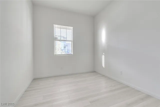 $4,000 | 584 La Vista Acrs Lane, Las Vegas, NV 89138