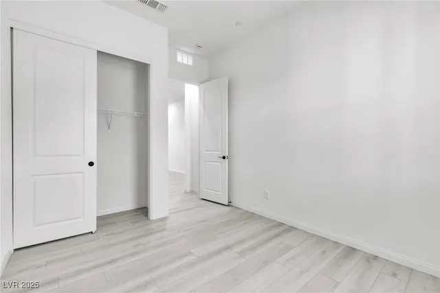 $4,000 | 584 La Vista Acrs Lane, Las Vegas, NV 89138