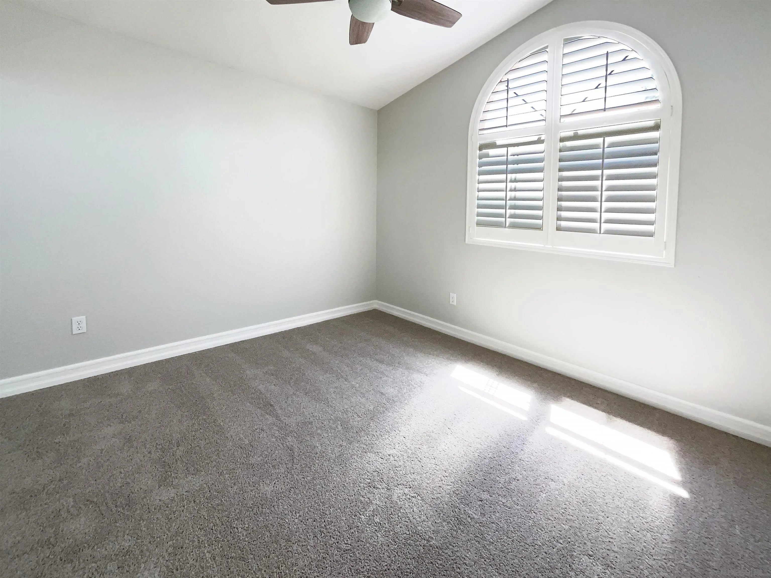 7922 Sunset Terrace Lemon Grove, CA 91945 - Photo 5 of 22 an empty room with a window
