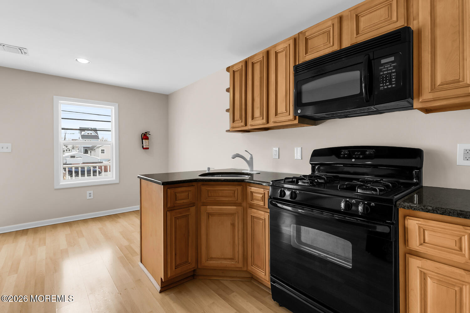 209 Bay Avenue, Unit FD Highlands, NJ 07732 - Photo 12 of 34 209 Bay Ave Highlands NJ 07732-large-013