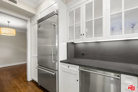 $929,000 | 9601 Charleville Boulevard, Unit 10, Beverly Hills, CA 90212