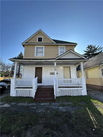 $1,200 | 301 Weaver Street, Unit 2, Rochester, NY 14621