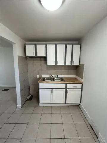 $1,200 | 301 Weaver Street, Unit 2, Rochester, NY 14621