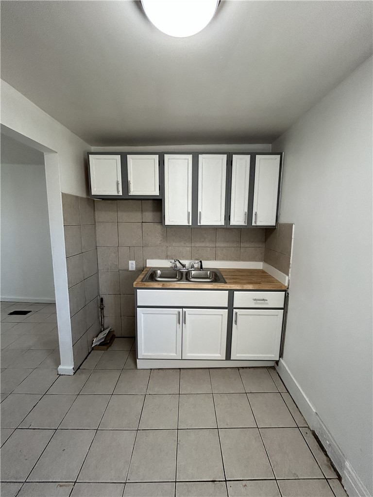 301 Weaver Street, Unit 2 Rochester, NY 14621 - Photo 2 of 13