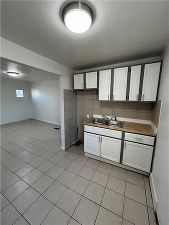 $1,200 | 301 Weaver Street, Unit 2, Rochester, NY 14621