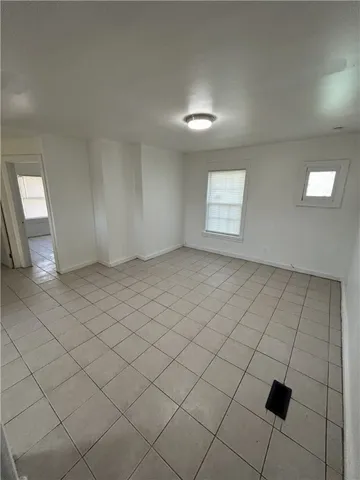 $1,200 | 301 Weaver Street, Unit 2, Rochester, NY 14621