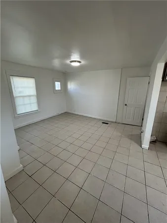 $1,200 | 301 Weaver Street, Unit 2, Rochester, NY 14621