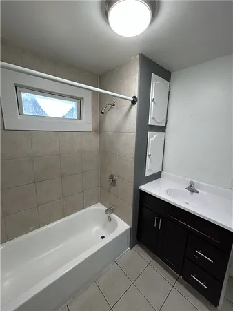 $1,200 | 301 Weaver Street, Unit 2, Rochester, NY 14621