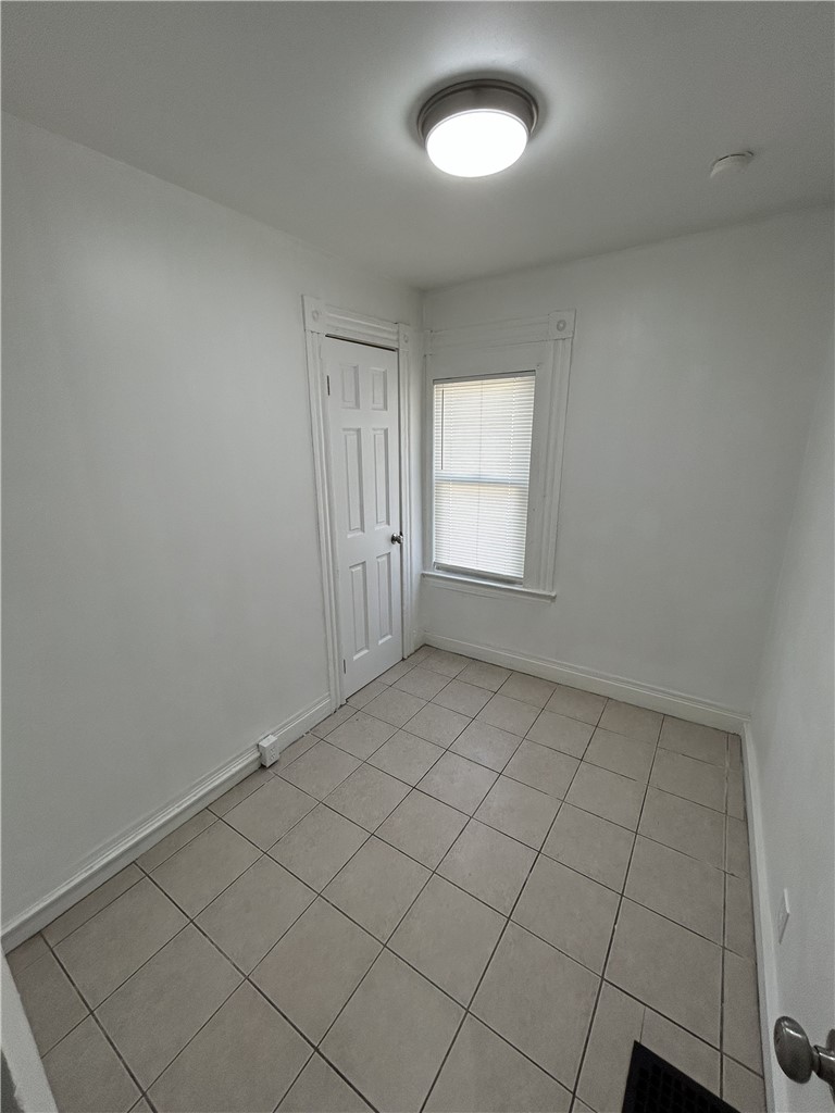 301 Weaver Street, Unit 2 Rochester, NY 14621 - Photo 8 of 13
