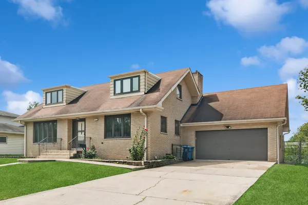 $280,000 | 822 Bradoc Street, Chicago Heights, IL 60411