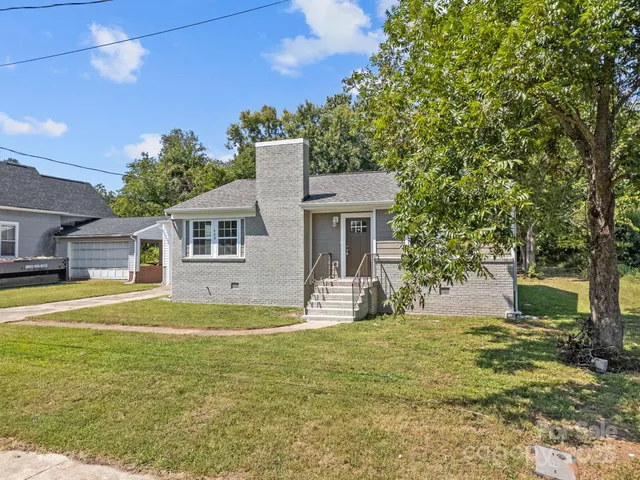 a house view with a outdoor space