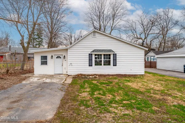 $196,000 | 149 Larrabee Road, Schenectady, NY 12302