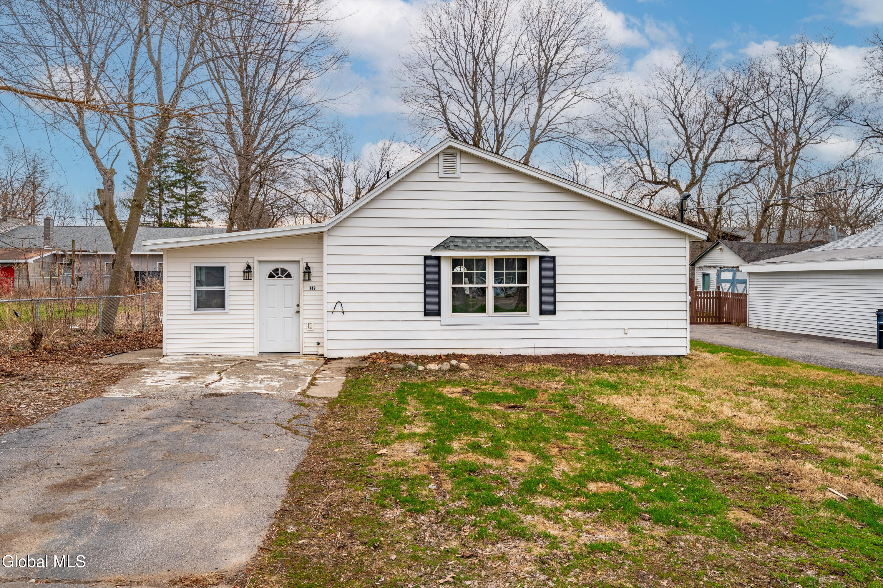 149 Larrabee Road Schenectady, NY 12302 - Photo 1 of 15 Front