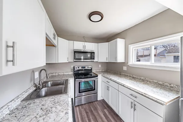 $196,000 | 149 Larrabee Road, Schenectady, NY 12302