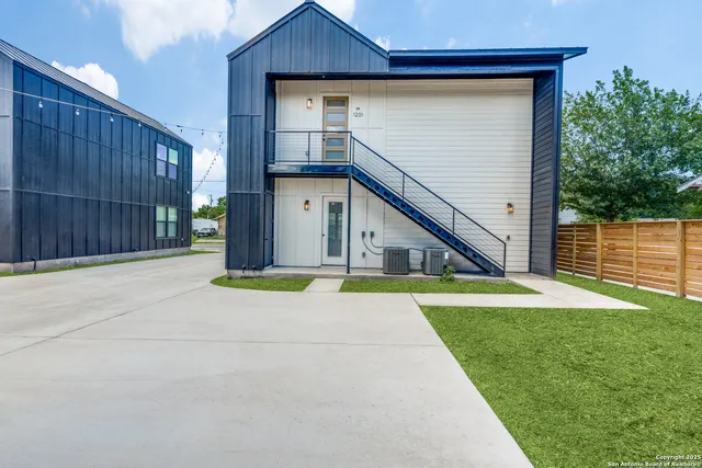 $1,350 | 146 Porter Street, Unit 201, San Antonio, TX 78210