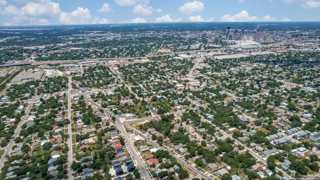 $1,350 | 146 Porter Street, Unit 201, San Antonio, TX 78210