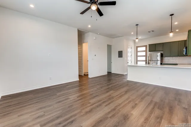 $1,350 | 146 Porter Street, Unit 201, San Antonio, TX 78210