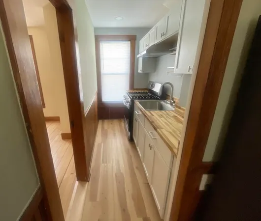 $2,500 | 144 A A Street, Unit 1, Lowell, MA 01851