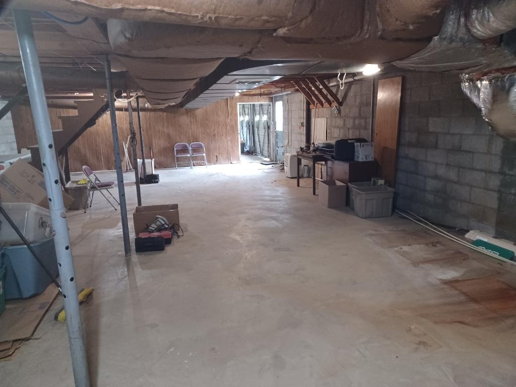 301 Lear Road Portland, TN 37148 - Photo 16 of 19 a view of a garage with furniture