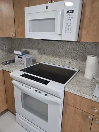 $2,200 | 5 Olive Drive, Unit 9, Hialeah, FL 33010