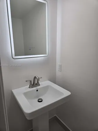 $2,200 | 5 Olive Drive, Unit 9, Hialeah, FL 33010