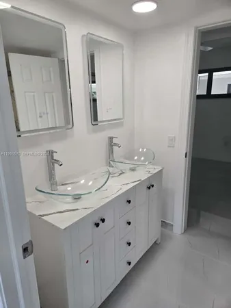 $2,200 | 5 Olive Drive, Unit 9, Hialeah, FL 33010