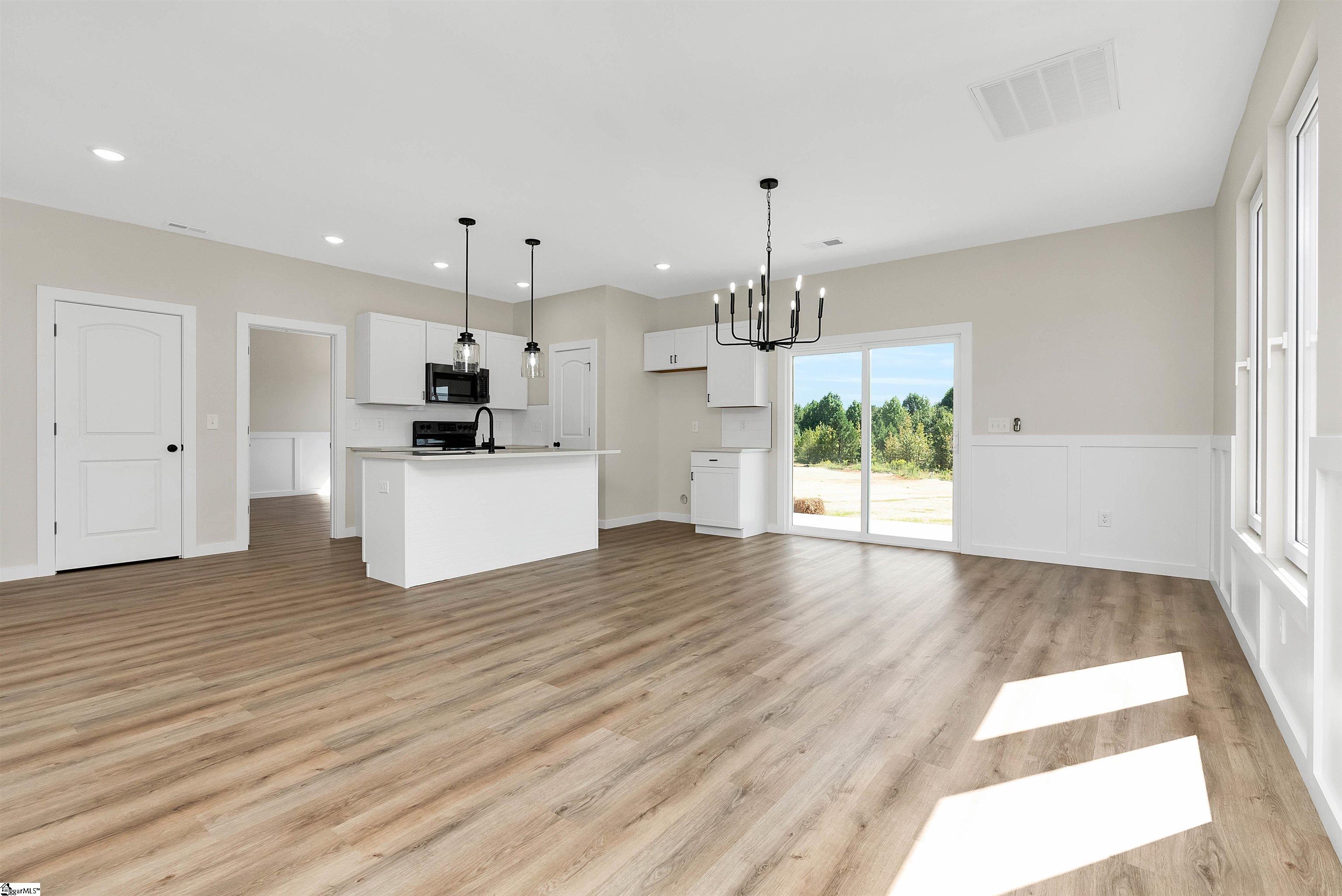 130 Lowe Road Chesnee, SC 29323 - Photo 8 of 36