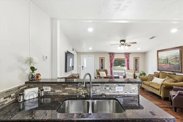 $234,900 | 1020 Highway 98, Frostproof, FL 33843