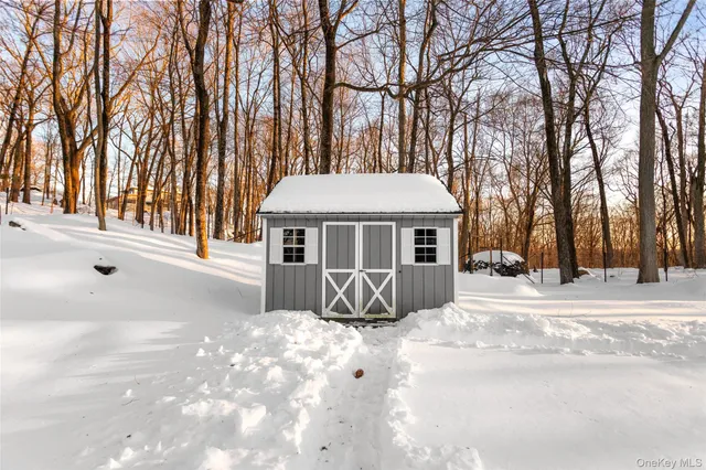 $595,000 | 10 Skytop Drive, Katonah, NY 10536