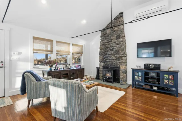 $595,000 | 10 Skytop Drive, Katonah, NY 10536