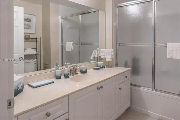 $3,500 | 2916 Tuscany Court, Unit 201, Palm Beach Gardens, FL 33410