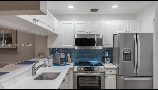 $3,500 | 2916 Tuscany Court, Unit 201, Palm Beach Gardens, FL 33410