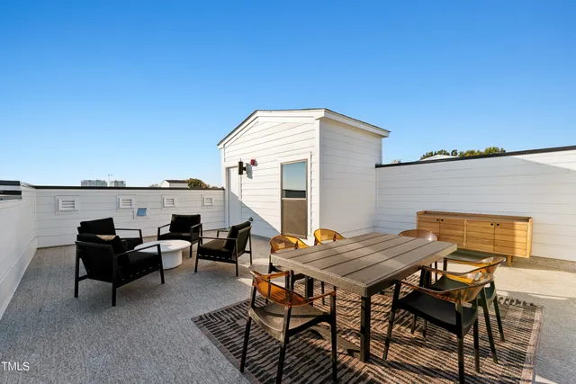 $570,000 | 1250 Coach Sta Alley, Unit 201, Raleigh, NC 27601