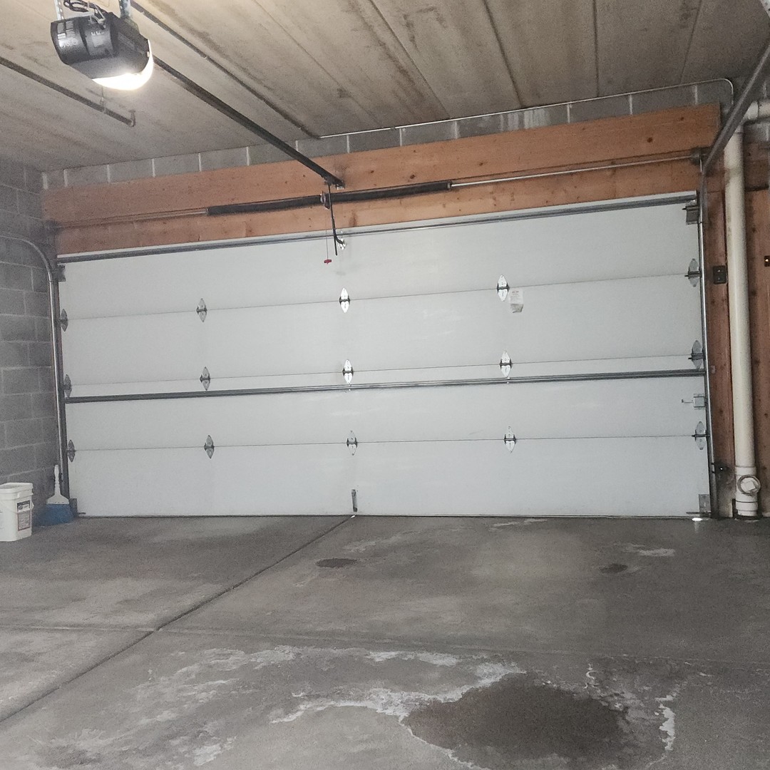 10624 Central Avenue, Unit 2B Chicago Ridge, IL 60415 - Photo 16 of 16 a view of a garage