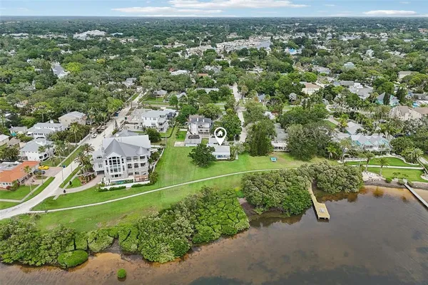 $924,900 | 610 Indiana Avenue, Crystal Beach, FL 34683