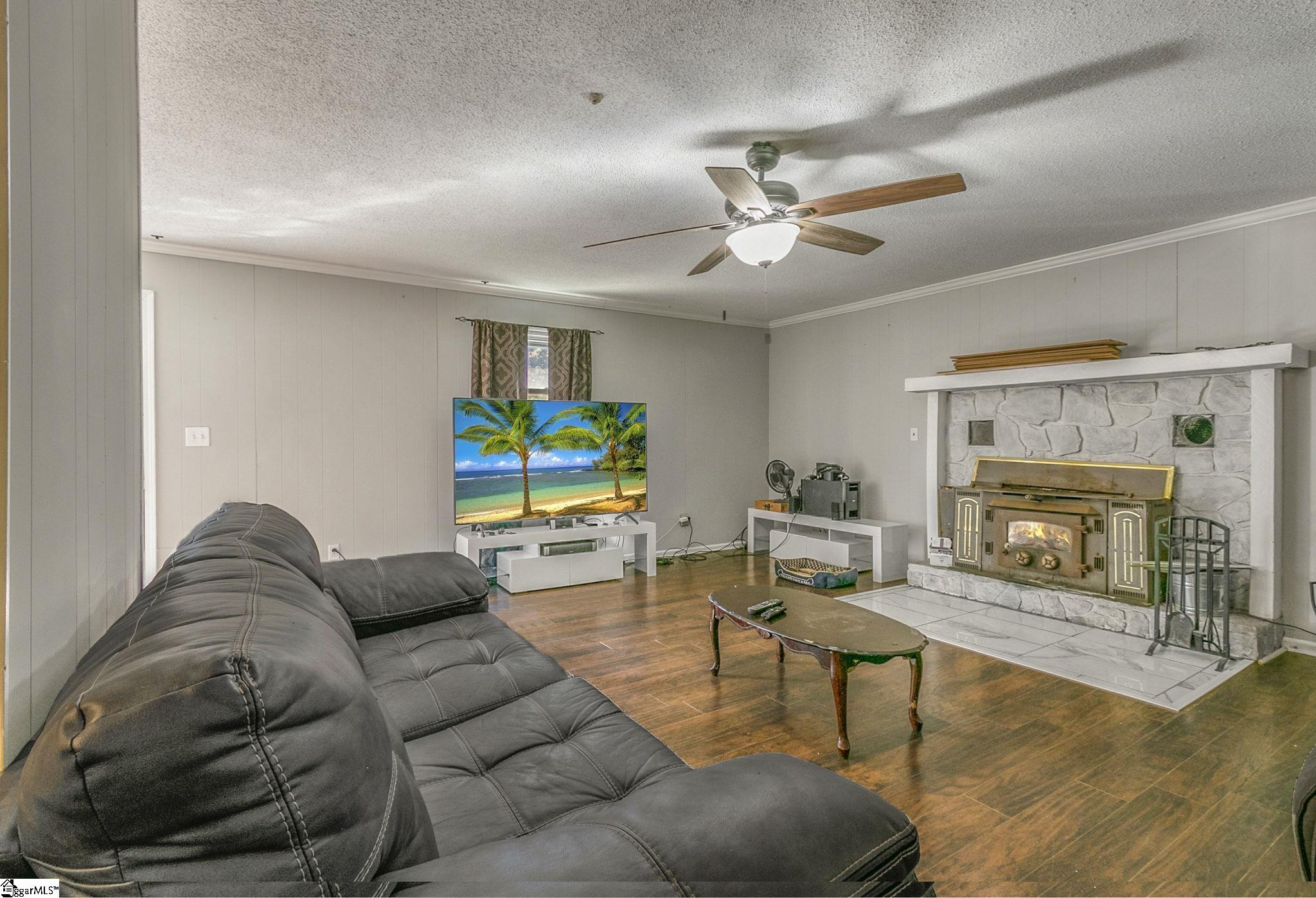305 Fort Shoals Road Woodruff, SC 29388 - Photo 6 of 36