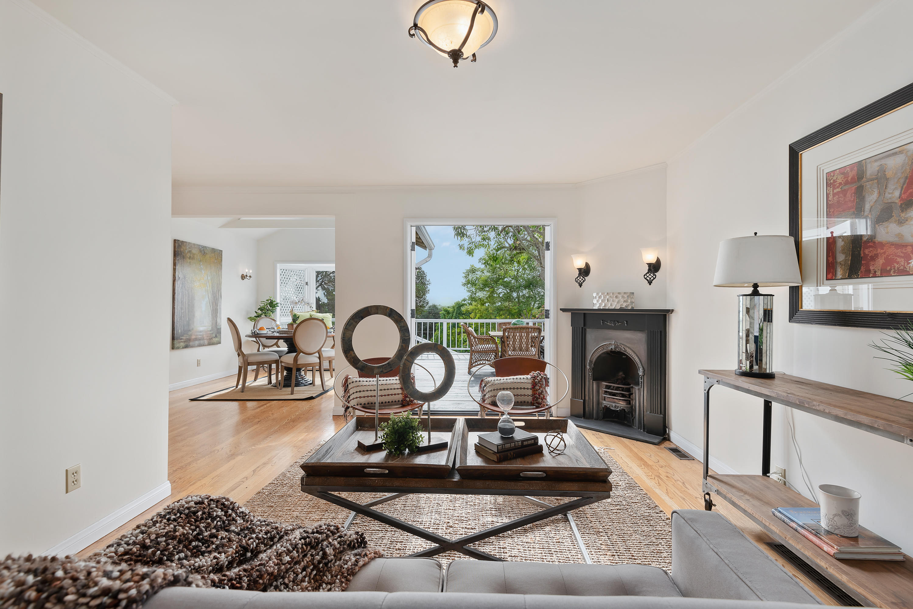 2941 Foothill Road Santa Barbara, CA 93105 - Photo 2 of 17 Living Room 1