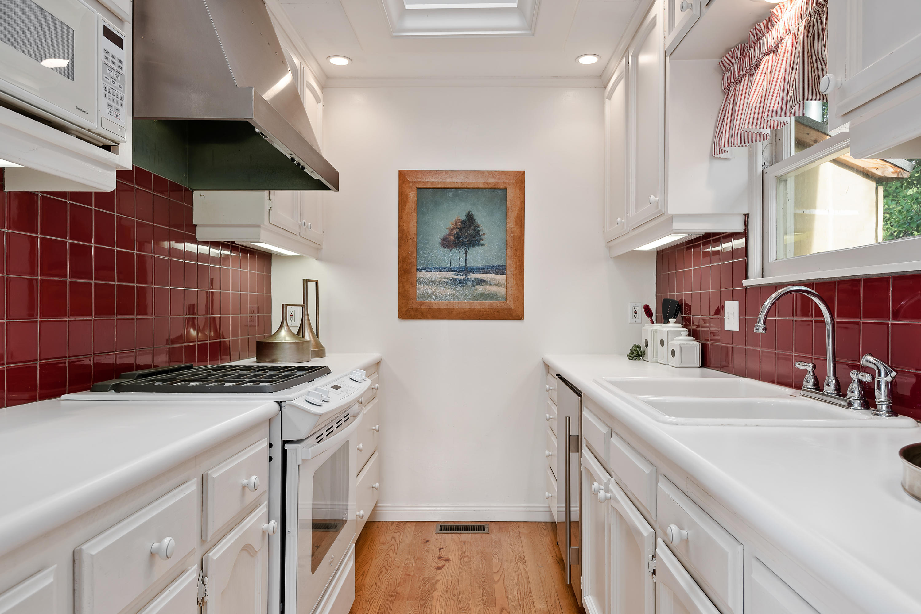 2941 Foothill Road Santa Barbara, CA 93105 - Photo 6 of 17 Kitchen