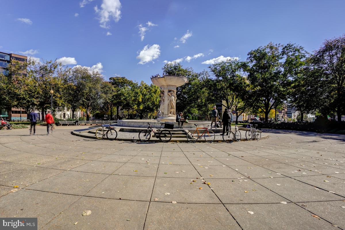 1910 Kalorama Road Northwest, Unit 403 Washington, DC 20009 - Photo 40 of 52 a view of a yard