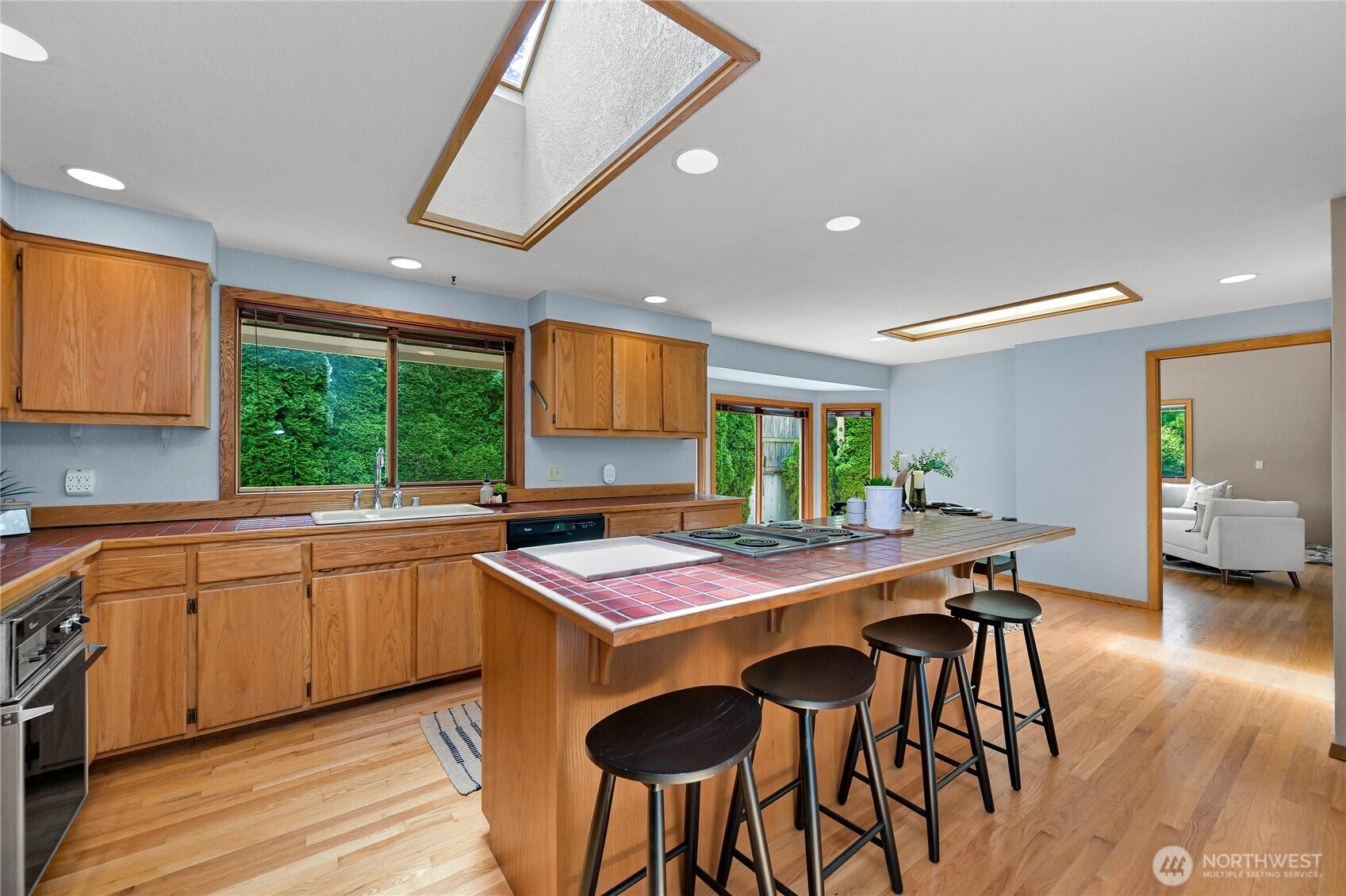 208 Hawthorn Road Bellingham, WA 98225 - Photo 12 of 40