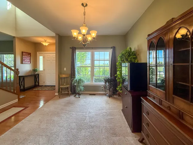 $399,900 | 445 East Becker Place, Sycamore, IL 60178