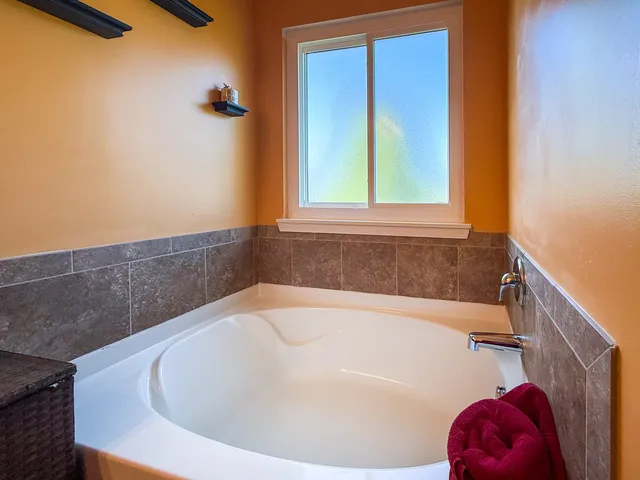 $399,900 | 445 East Becker Place, Sycamore, IL 60178